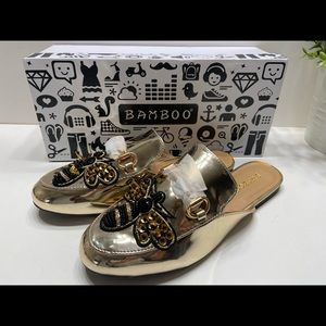 NEW Bamboo Jackpot Women’s Gold Bee Mules Flat Shoes Gold/Black Size 6.5